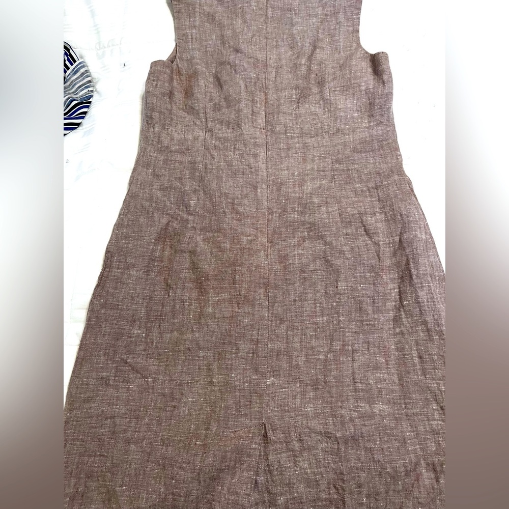 Woman’s sleeveless linen dress